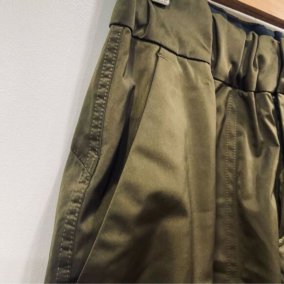 ATHLETA 8 Radiant Green High Rise Shine Joggers Gorpcore Athleisure Zip Ankle - Picture 9 of 16